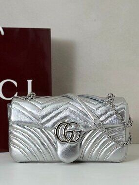 GUCCI GG Marmont leather shoulder bag in silver